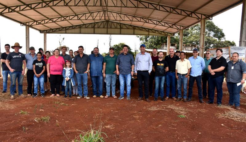 Programa Dinheiro Direto na Comunidade entrega pavilhão ao KM 8